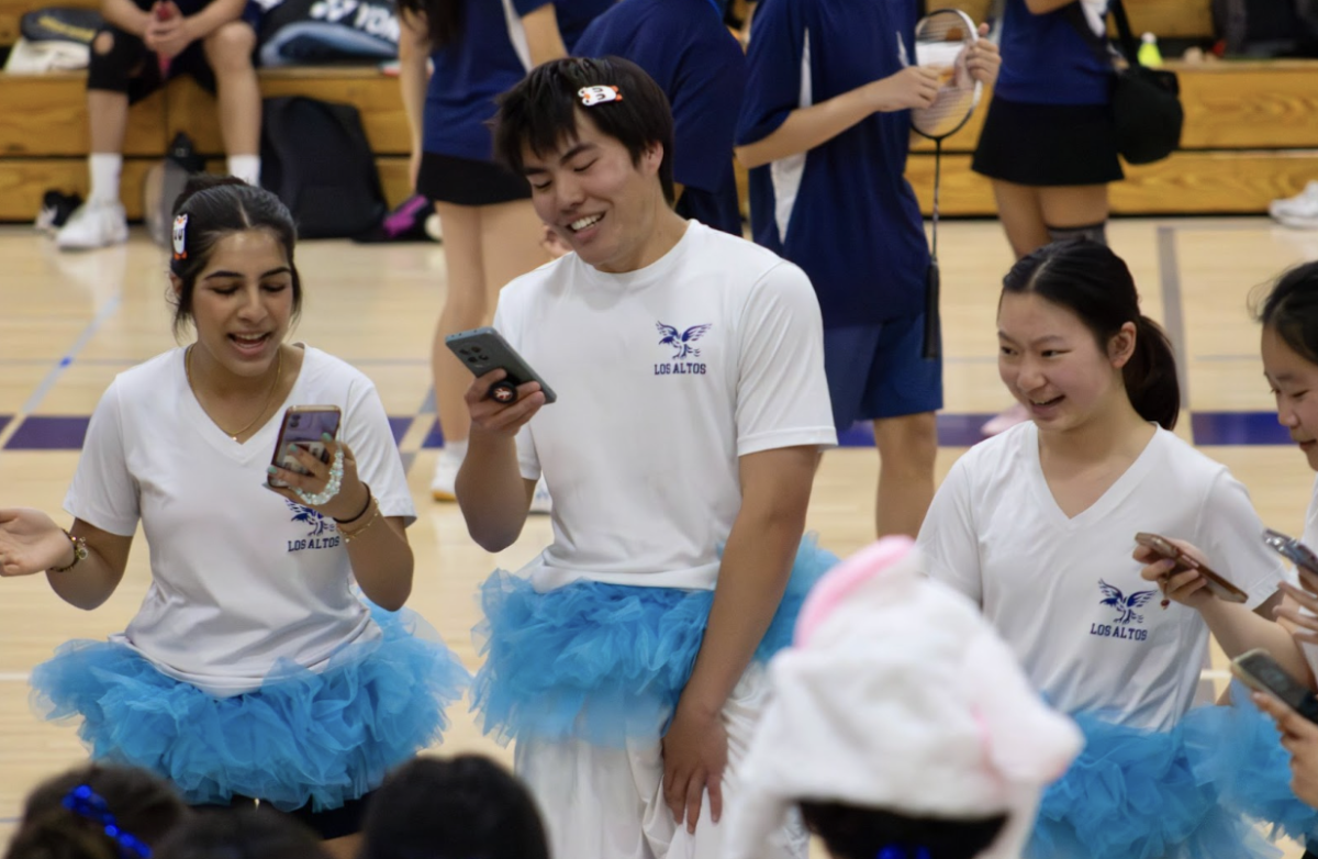 On Tuesday, April 29, the Los Altos High School badminton team faced Kathleen MacDonald High School in its senior night. Before the matches started, the seniors sang their Los Altos High School badminton version of “Party in the U.S.A.” 